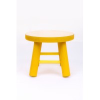 Banquinho de madeira Amarelo  Banquinho de madeira Amarelo
